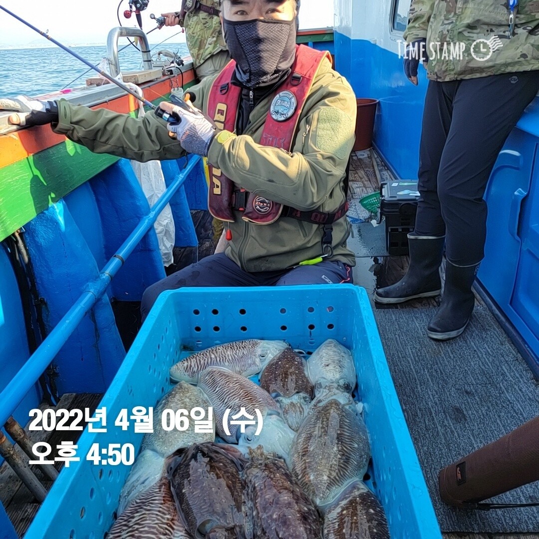o_1g00qg7ebp57ic61b5k32m1b4012.jpg