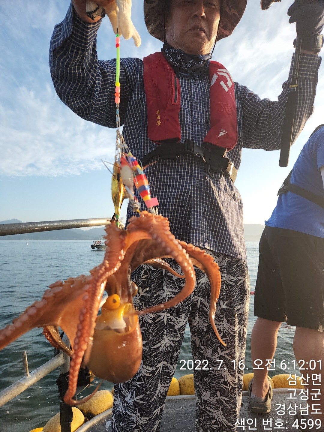 o_1g82t108k1111hhvi6615ac12a71b.jpg